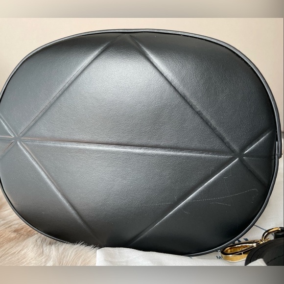 PRADA LOGO PLAQUE BUCKET BAG IN BLACK 1BE048 - Picture 8 of 16